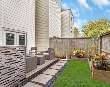 650 Westcross Street - Photo Thumbnail 2