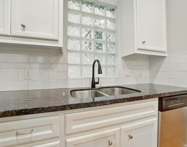 650 Westcross Street - Photo Thumbnail 22