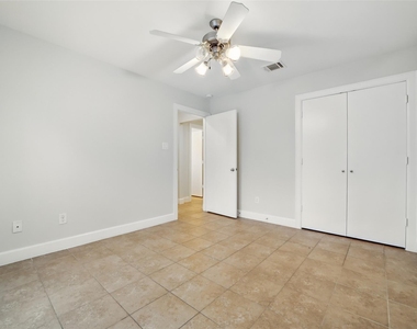 650 Westcross Street - Photo Thumbnail 8