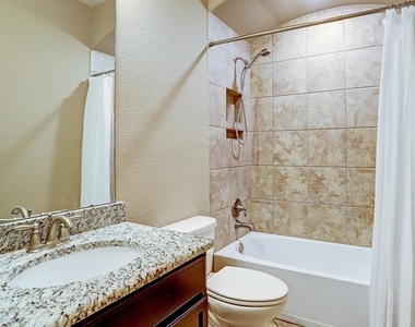 4411 Eclipse Park Court - Photo Thumbnail 18