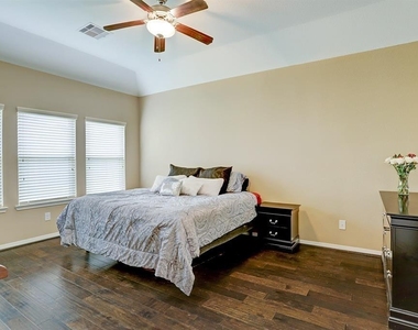 4411 Eclipse Park Court - Photo Thumbnail 20
