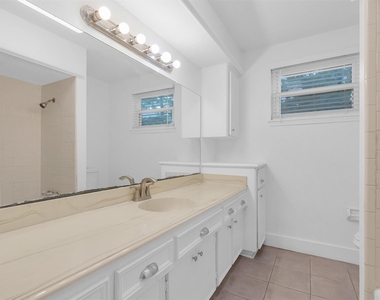 1122 Rhine Lane - Photo Thumbnail 22