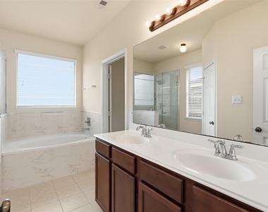 1911 Vale Brook Drive - Photo Thumbnail 16