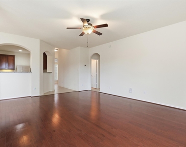 1911 Vale Brook Drive - Photo Thumbnail 9