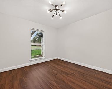 509 Southern Oaks Drive - Photo Thumbnail 1