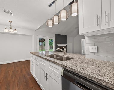 509 Southern Oaks Drive - Photo Thumbnail 8