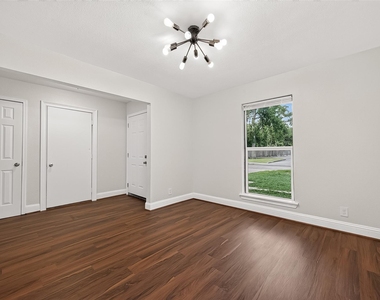 509 Southern Oaks Drive - Photo Thumbnail 3