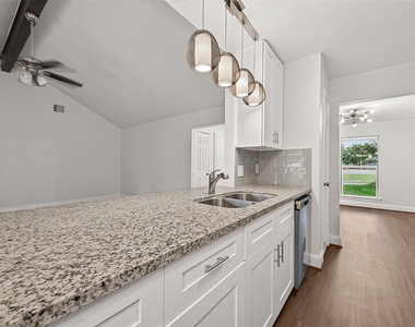 509 Southern Oaks Drive - Photo Thumbnail 10