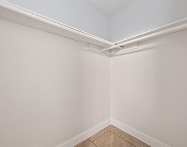 509 Southern Oaks Drive - Photo Thumbnail 18