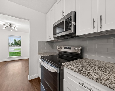 509 Southern Oaks Drive - Photo Thumbnail 9