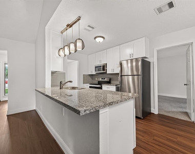 509 Southern Oaks Drive - Photo Thumbnail 11