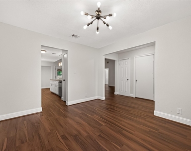 509 Southern Oaks Drive - Photo Thumbnail 2
