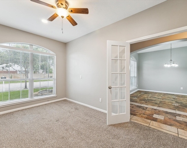 3122 Schumann Oaks Drive - Photo Thumbnail 7