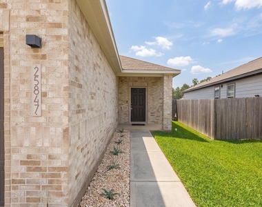 25847 Hickory Pecan Trail - Photo Thumbnail 4