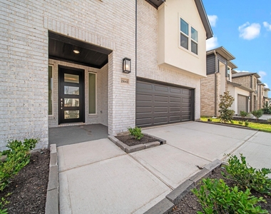21643 Lampeter River Lane - Photo Thumbnail 1
