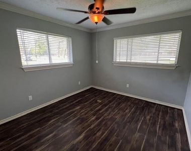 2002 Cherry Laurel Drive - Photo Thumbnail 6