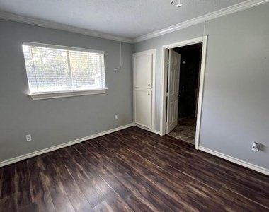 2002 Cherry Laurel Drive - Photo Thumbnail 4