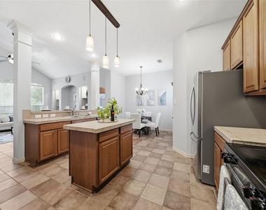 14403 N Coles Crossing Drive - Photo Thumbnail 15