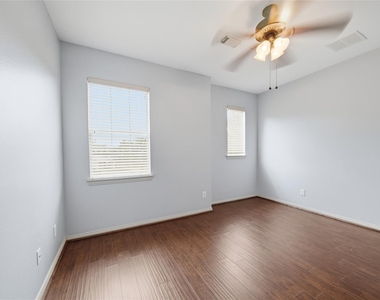 14403 N Coles Crossing Drive - Photo Thumbnail 25