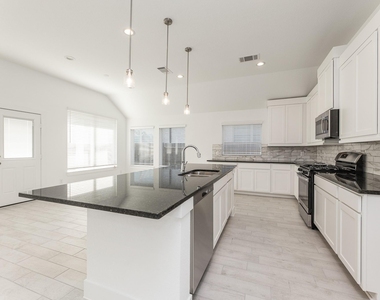 4802 Seabourne Landing Drive - Photo Thumbnail 11