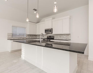 4802 Seabourne Landing Drive - Photo Thumbnail 10