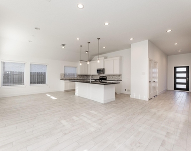 4802 Seabourne Landing Drive - Photo Thumbnail 9