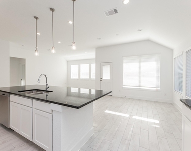 4802 Seabourne Landing Drive - Photo Thumbnail 14