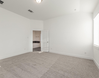 4802 Seabourne Landing Drive - Photo Thumbnail 17