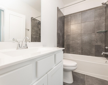 4802 Seabourne Landing Drive - Photo Thumbnail 23