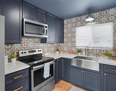 370 Ling Street - Photo Thumbnail 5