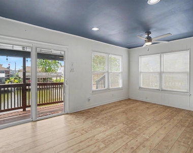370 Ling Street - Photo Thumbnail 4