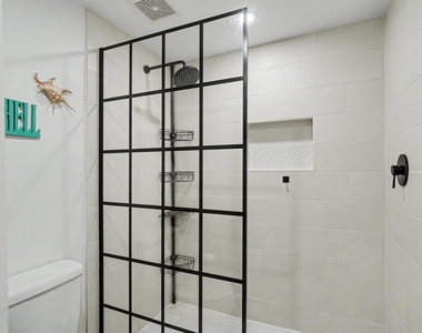 370 Ling Street - Photo Thumbnail 8