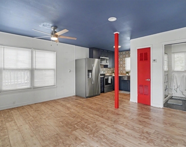 370 Ling Street - Photo Thumbnail 2