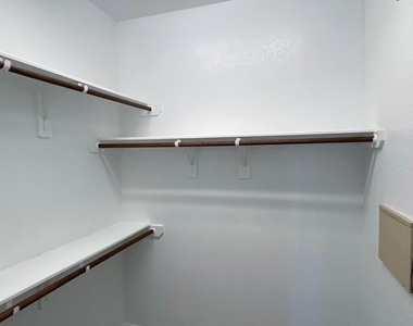 10 Pinestead Court - Photo Thumbnail 21