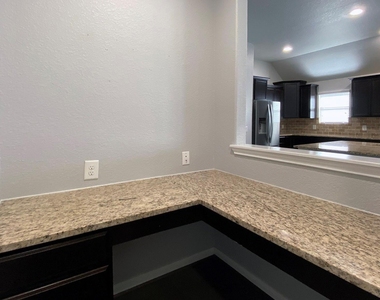 10 Pinestead Court - Photo Thumbnail 6
