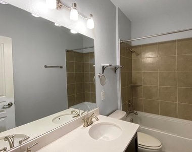 10 Pinestead Court - Photo Thumbnail 10