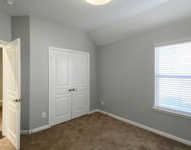 10 Pinestead Court - Photo Thumbnail 9