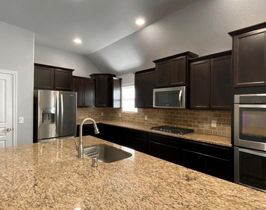 10 Pinestead Court - Photo Thumbnail 11