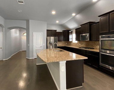 10 Pinestead Court - Photo Thumbnail 14