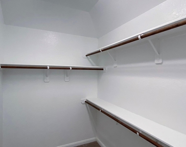 10 Pinestead Court - Photo Thumbnail 22