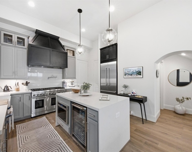 1908 W 25th Street - Photo Thumbnail 6
