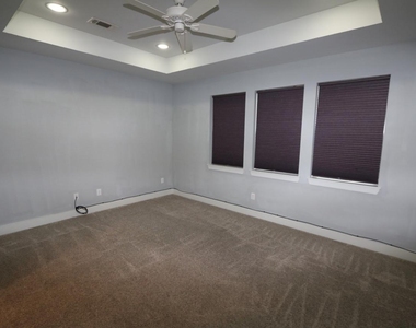 2103 Hadley Street - Photo Thumbnail 12