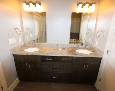 2103 Hadley Street - Photo Thumbnail 13