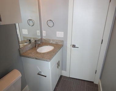 2103 Hadley Street - Photo Thumbnail 3