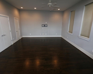 2103 Hadley Street - Photo Thumbnail 5
