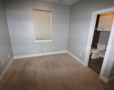 2103 Hadley Street - Photo Thumbnail 9