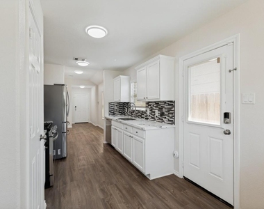 1235 Blue Hazel Court - Photo Thumbnail 12