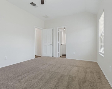1235 Blue Hazel Court - Photo Thumbnail 15