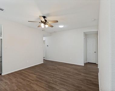 1235 Blue Hazel Court - Photo Thumbnail 9