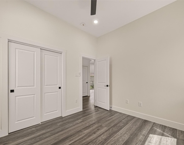 2711 Dennis Street - Photo Thumbnail 22